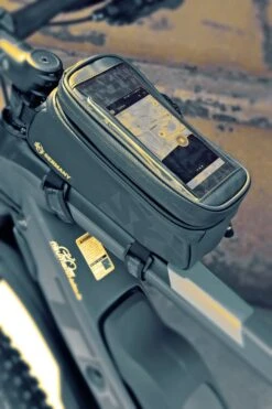 SKS Oberrohrtasche Explorer Smart Mit Abnehmbarem Smartphonefach 8 SKS Oberrohrtasche Explorer Smart Mit Abnehmbarem Smartphonefach -Default Template 1 SKS Oberrohrtasche Explorer Smart schwarz 11526 4002556897994 c