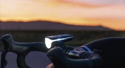 Sigma Aura-80 Mit Akku Für USB-Ladegerät 20 Sigma Aura-80 Mit Akku Für USB-Ladegerät -Default Template 1 Sigma Frontleuchte Batterieleuchte LED Akku Aura 80 Lux USB 17800 4016224178001 070 28037i 1